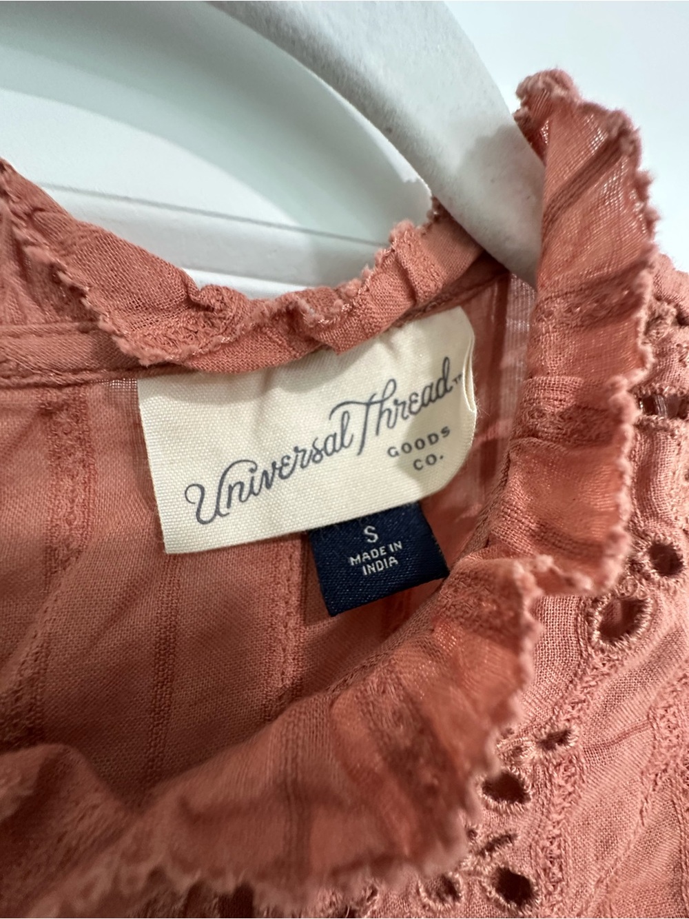 Universal Thread Rust Eyelet Ruffle Sleeve Blouse Size Small - Picture 2 of 2